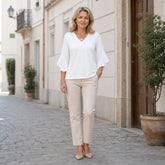 Bluză Elegantă de Damă cu Decolteu în V și Mâneci Volănașe – Material Premium Moale, Respirabil și Fin la Atingere, Stil Casual-Elegant