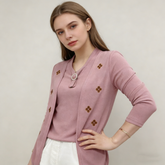 ElegĂĄns nĆi blĂșz âĂĄl-kĂ©trĂ©szesâ dizĂĄjnnal â puha anyag, kellemesen meleg