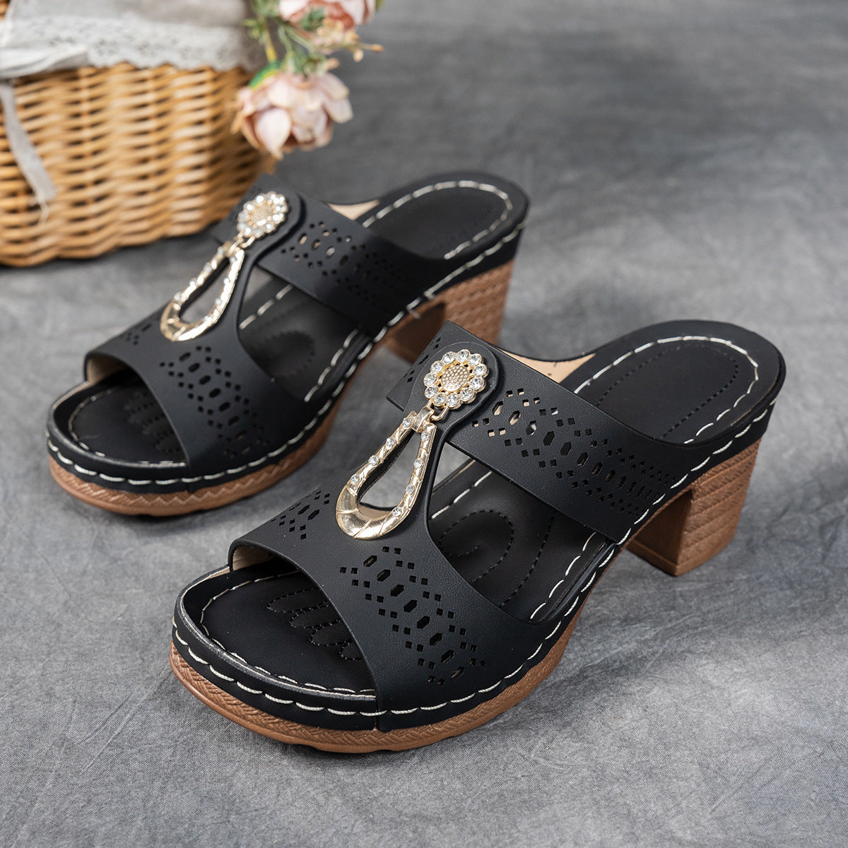 👍【o pereche esențială în dulapul de pantofi】💎papuci cu toc din piele naturală și strasuri, eleganți și casual