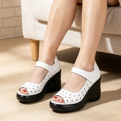 Sandale fashion cu platformă și talpă wedge, decupate și respirabile