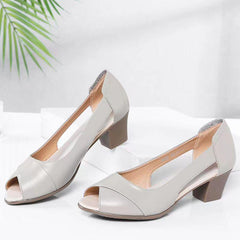 2025 új bőr szandál csúszásmentes bőr vastag sarok puha talp, divatos és elegáns