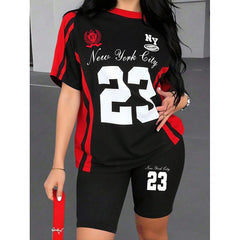 Set de Vară din Două Piese pentru Femei – Tricou Lejer cu Imprimeu Numărul 23 și Colanți Scurți, Stil Sportiv Roz-Negru