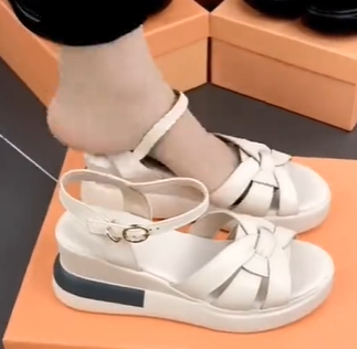 💞【Reducere 45%】【Mărimi 35-40】Sandale noi cu platformă din piele naturală