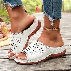 Saboți de Vară Dama cu Platformă de 4.5cm și Decupaje Florale, Papuci Confortabili cu Talpă Moale, Stil Mocasini Slip-On