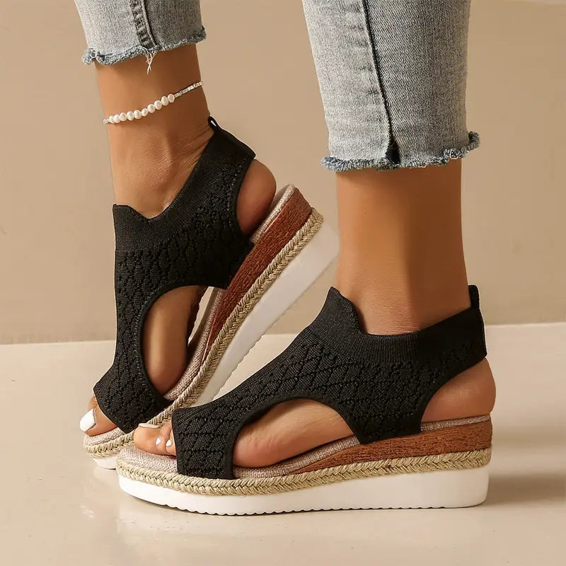 Mărimi Mari (36-43) și Confort Maxim. Sandalele din tricot elastic care lasă picioarele să respire la fiecare pas!