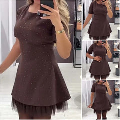 Francia stílusú ruha feszes derekú, tüll betéttel, karcsúsítja a sziluettet és eleganciát sugároz🍂