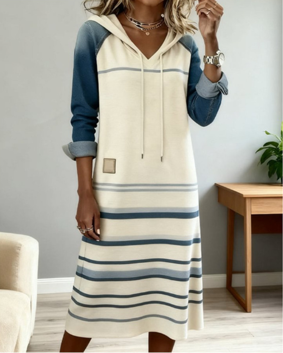 🔥💖 Hosszú kapucnis farmer ruha – ütős színblokkokkal