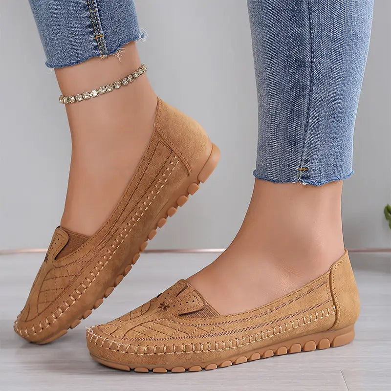 ☁【Atât de moi încât nu vrei să le dai jos】Pantofi casual la modă cu broderie și talpă ultra moale