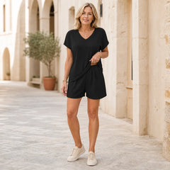 Set Casual de Damă din 2 Piese cu Bluză în V și Pantaloni Scurți Ribrați – Material Premium Moale, Elastic, Respirabil și Fin la Atingere