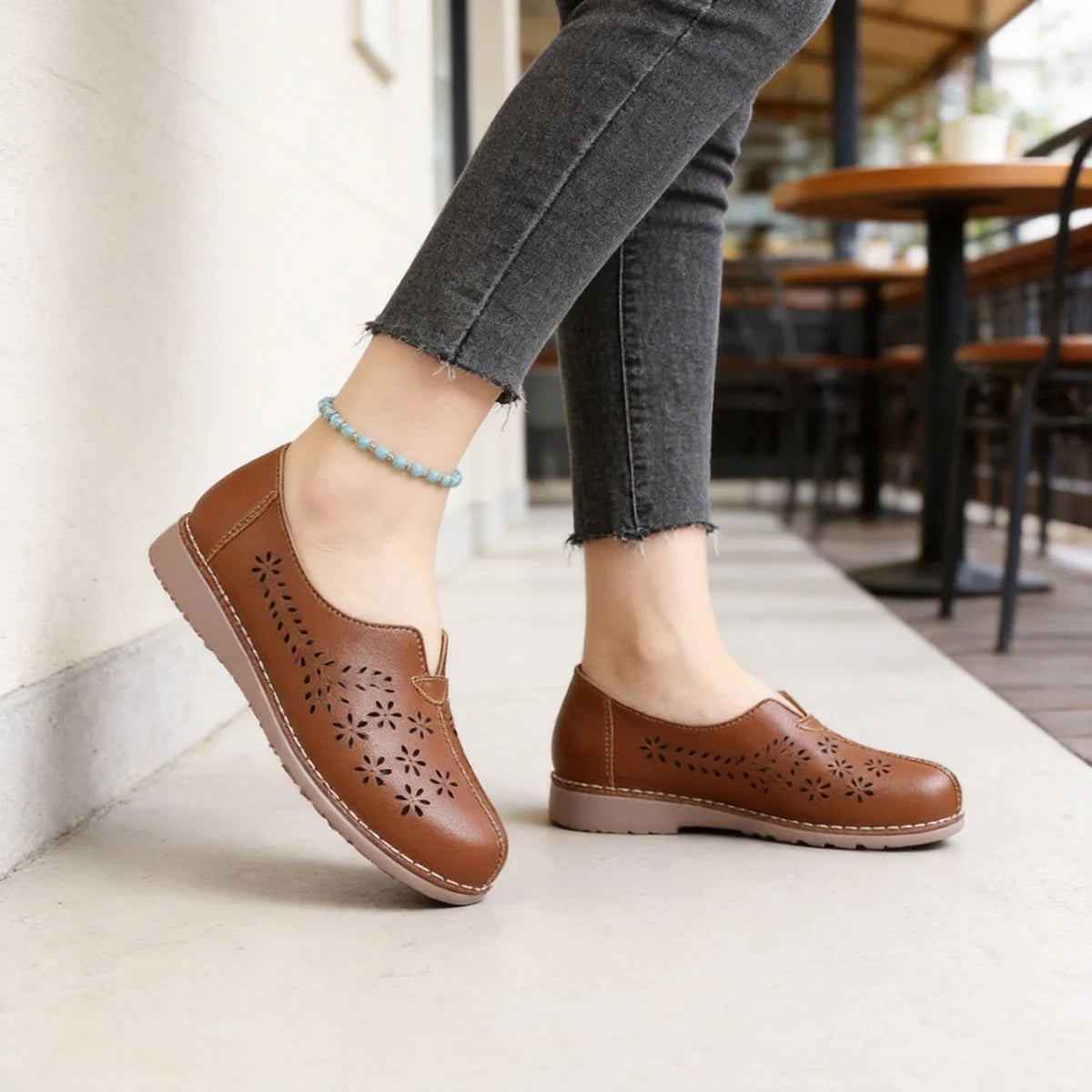 Pantofi de Damă fără Toc din Piele Moale, cu Decupaje Florale Perforate, Mocasini Confortabili și Respirabili de Zi cu Zi