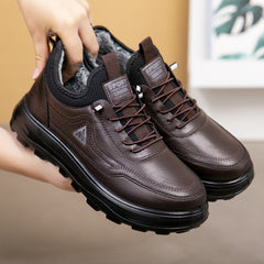 Férfi téli bőrcsizma – vízálló, meleg béléssel, puha talpú, csúszásmentes, egész nap kényelmes