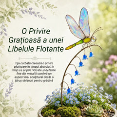 Țăruș Decorativ de Grădină 2026: Libelulă Curcubeu cu Aripi Iridiscente și Clopoței Albaștri, Ornament Stained Glass pentru Curte