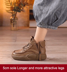 Új, kis bőrcsizma sporthoz és szabadidőhöz, vastag talpú martin csizma, kényelmes és nem fárasztó láb.