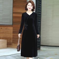 ✨Új kínai stílusú bársony ruha｜Laza, karcsúsító szabás｜Elegáns gombdíszítéssel középkorú és idősebb hölgyeknek
