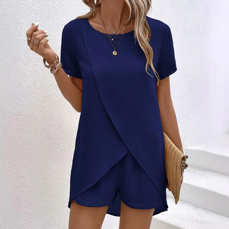Set de Vară din Două Piese: Tricou cu Design Suprapus și Pantaloni Scurți – Lejeritate, Confort și Stil într-o Singură Ținută! ✨