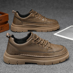 Férfi alkalmi bőr sportcipő – alacsony szárú, lapos kialakítás, csúszásmentes puha talppal