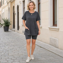 Set Casual de Damă din 2 Piese cu Bluză cu Buzunare și Pantaloni Scurți – Material Premium Moale, Respirabil și Elastic, Ideal pentru Casă și Sport