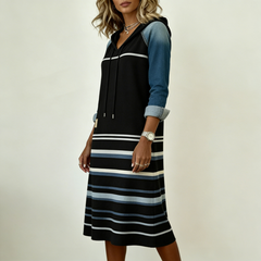 🔥💖 Hosszú kapucnis farmer ruha – ütős színblokkokkal