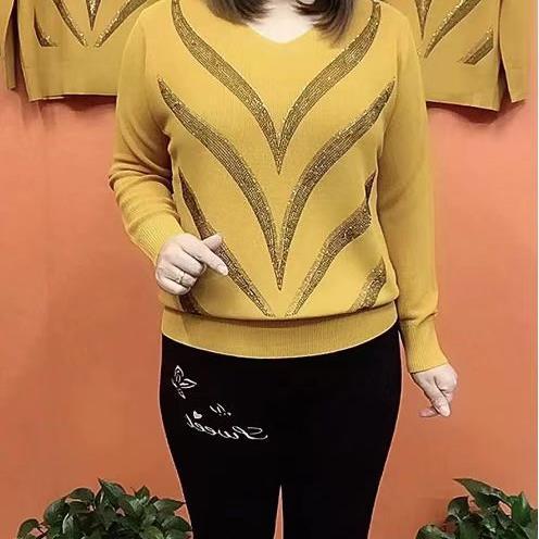 Karcsúsító hatású, laza szabású, rugalmas kötött pulóver – kényelmes viselet mindennapokra