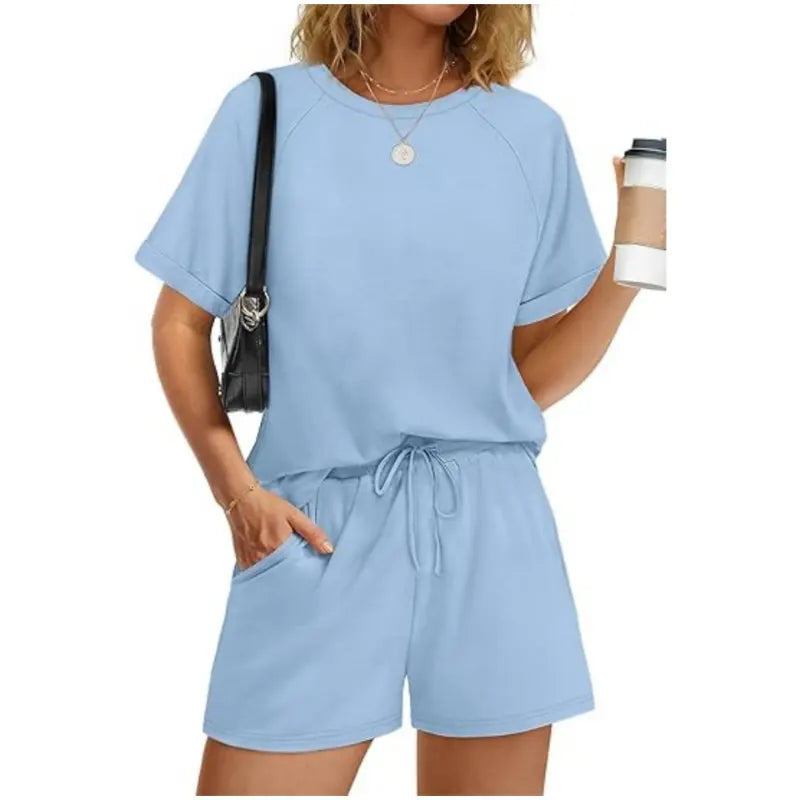 Compleu de Vară Dama din 2 Piese: Tricou Lejer cu Mânecă Raglan și Pantaloni Scurți cu Șnur și Buzunare, Set Casual Confortabil