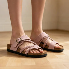 Sandalele Boho-Chic ale Verii 2026 – Barete împletite din piele moale și cataramă metalică pentru un look de lux pe plajă!