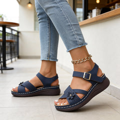 👡 Sandale Romane Elegante cu Platformă Pană și Flori 3D – Piele Moale, Ultra-Ușoare și Confortabile, 4 Culori, Mărimi 36-43! 🌸☀️