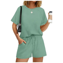 Compleu de Vară Dama din 2 Piese: Tricou Lejer cu Mânecă Raglan și Pantaloni Scurți cu Șnur și Buzunare, Set Casual Confortabil